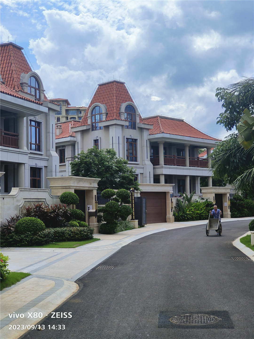 Suozhe Doors and Windows: Aesthetic and Practical Solutions for a Sanya Villa