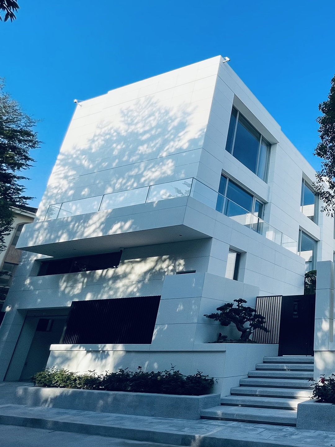 Suozhe Doors and Windows : Creating an Ultimate Sea-View Experience for a Shantou Villa