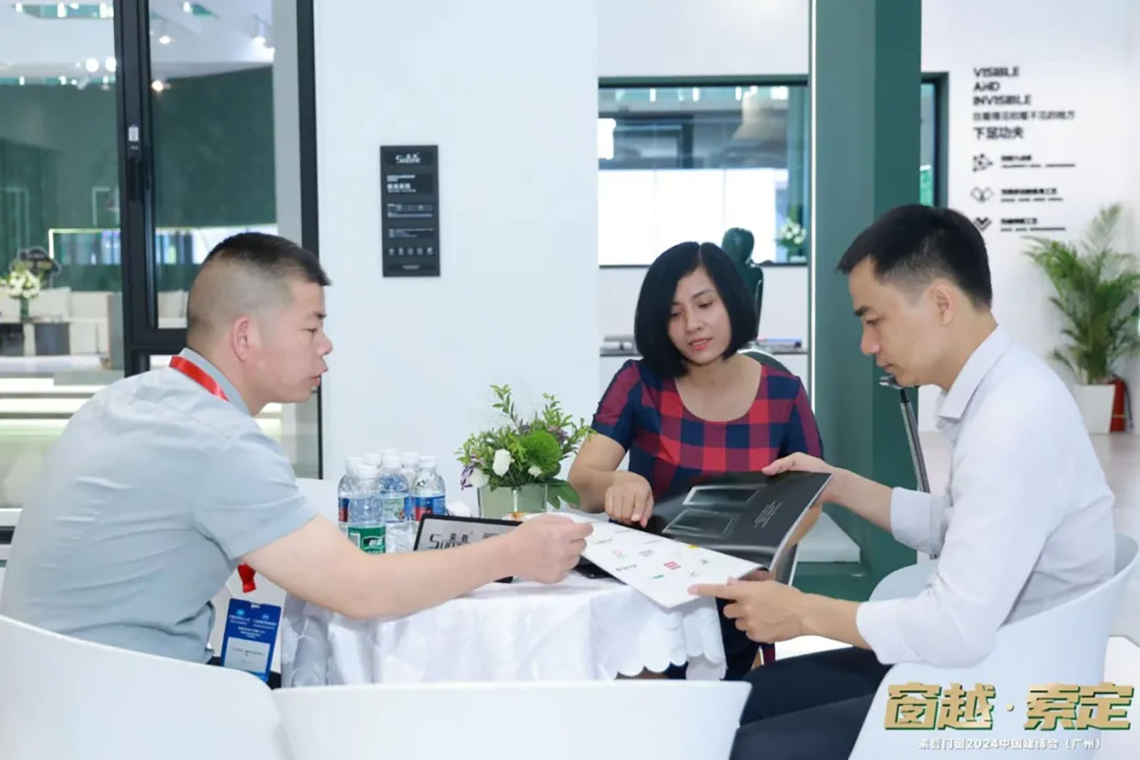 Experiencing the scene directly at the Building Materials Exhibition (18)