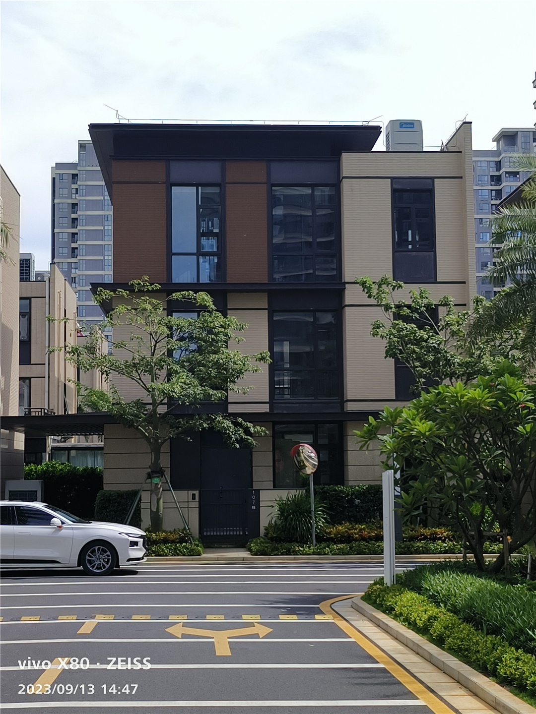 In a Nanjing villa located near a bustling community, noise was a constant issue