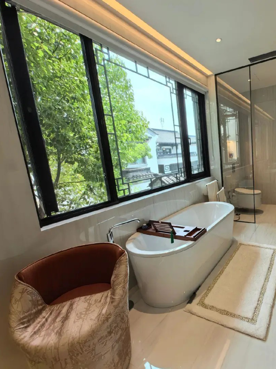 Suozhe Doors and Windows  Crafting a Luxurious Chinese-Style Whole-House Window and Door Solution for a Guangzhou Villa (3)