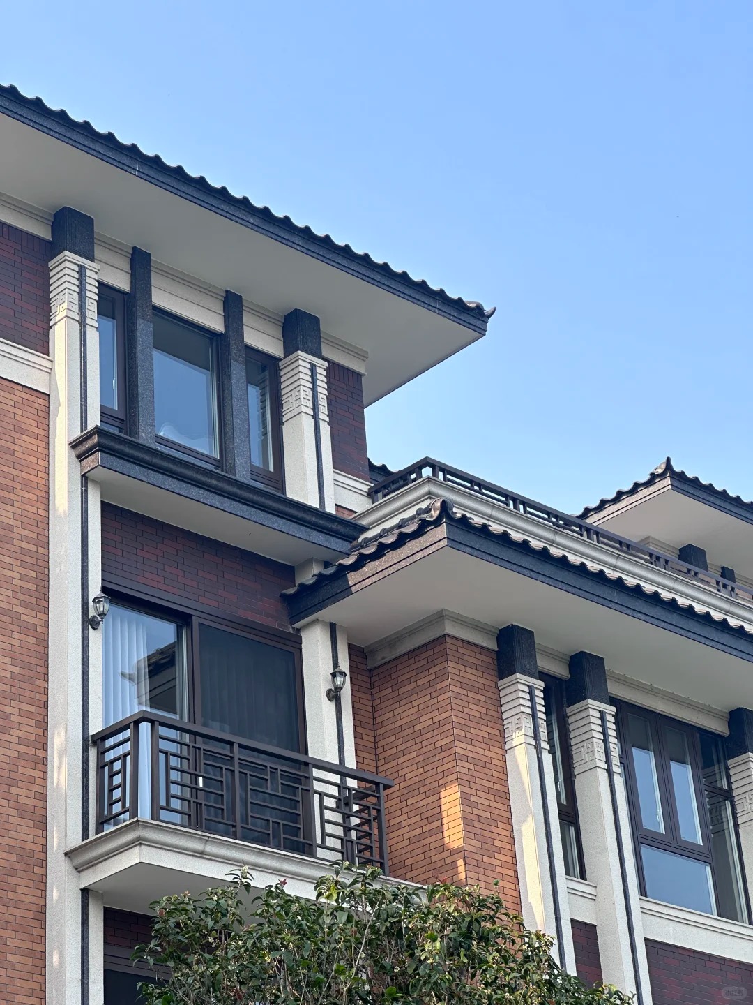 Suozhe Doors and Windows  Creating a Practical and Peaceful Space for a Shunde Villa (3)