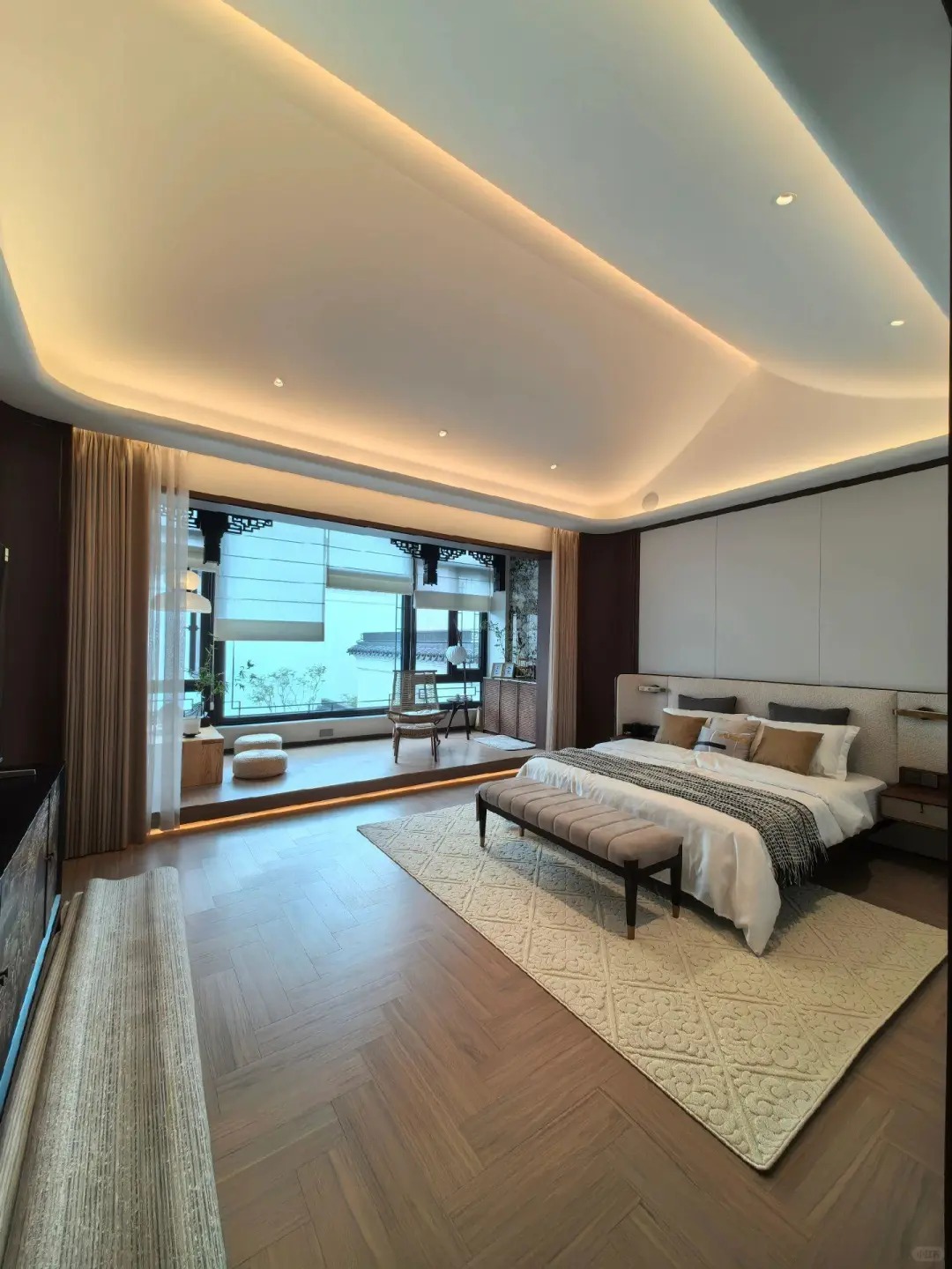 Suozhe Doors and Windows  Crafting a Luxurious Chinese-Style Whole-House Window and Door Solution for a Guangzhou Villa (2)