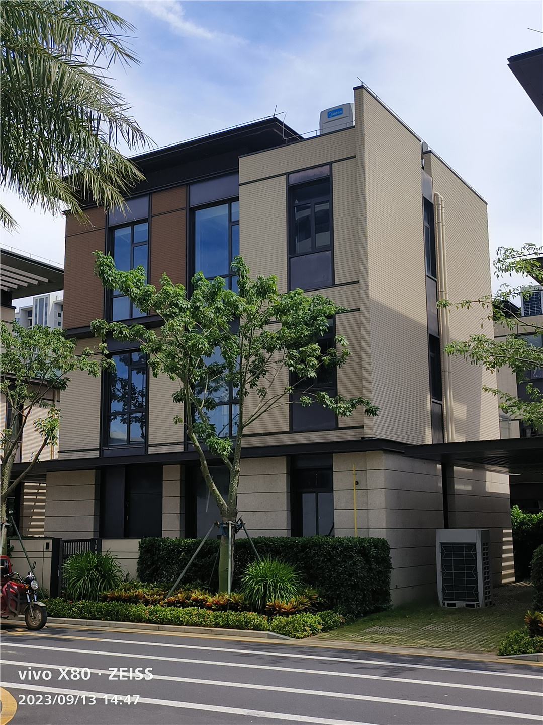 Suozhe Doors and Windows: A Villa Transformation in Nanjing, Jiangsu