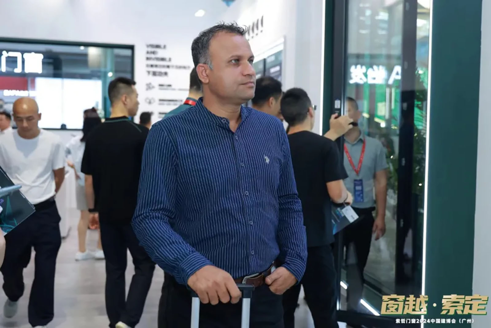 Experiencing the scene directly at the Building Materials Exhibition (16)