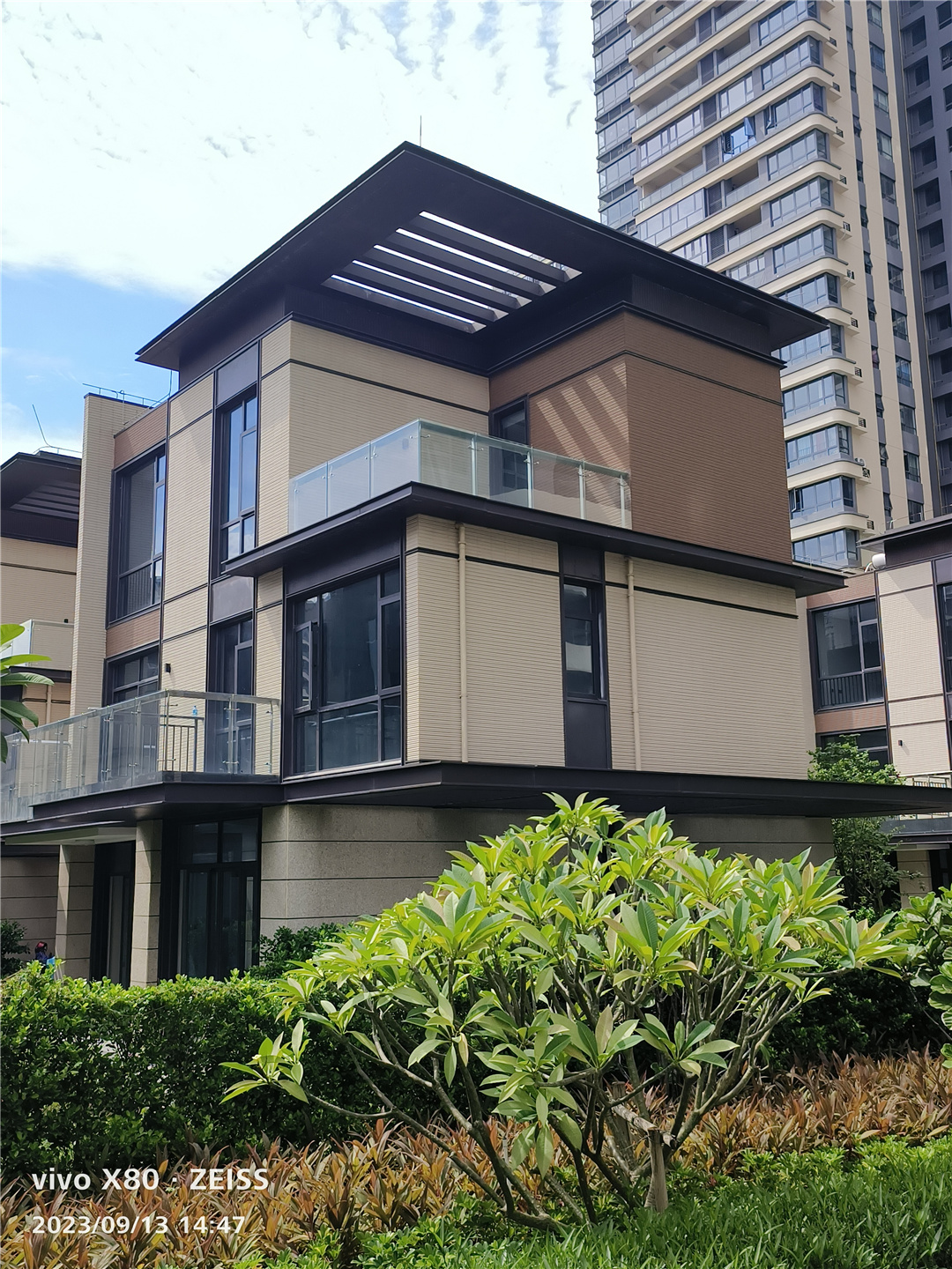 In a Nanjing villa located near a bustling community, noise was a constant issue